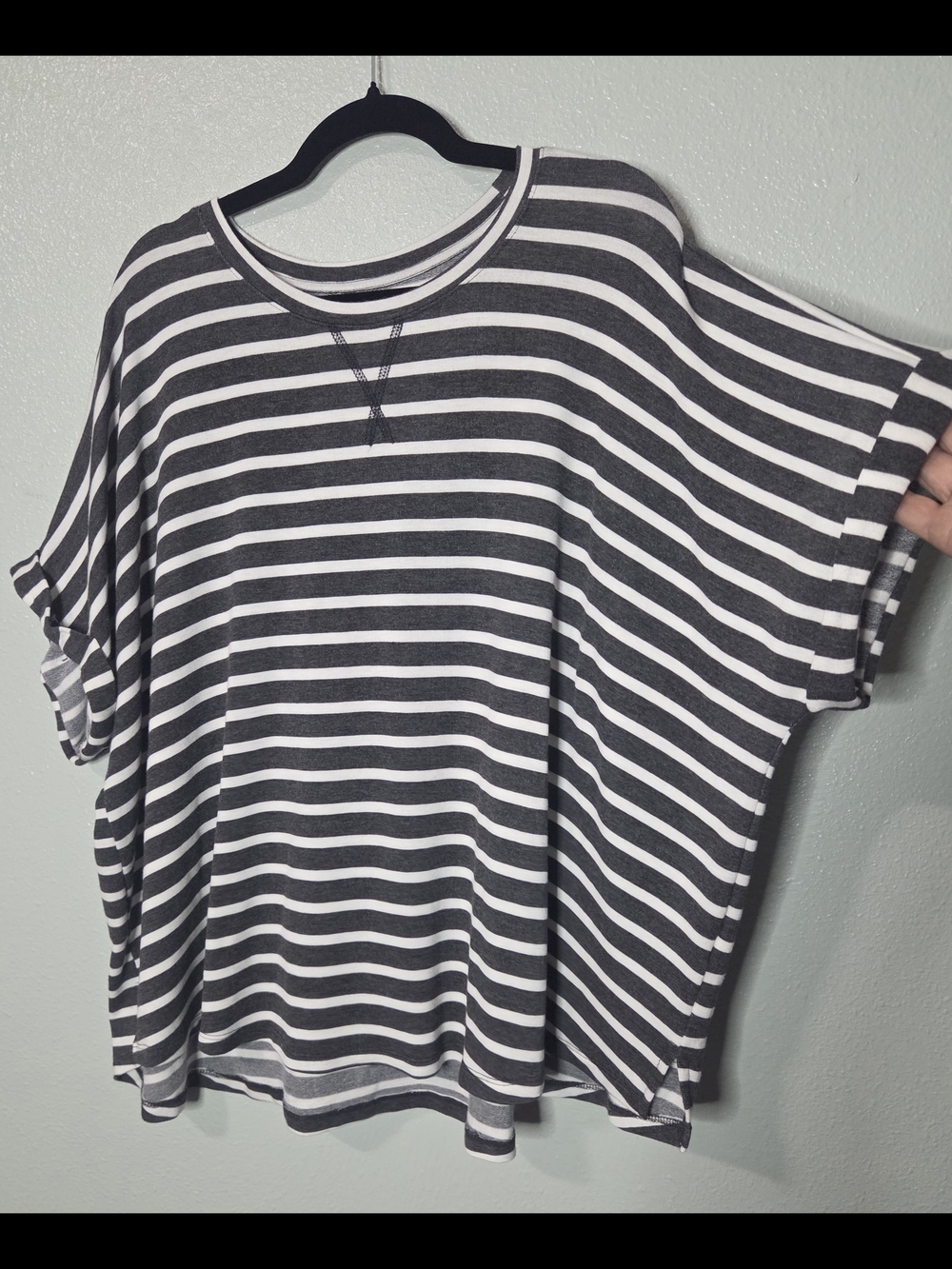 Women's Oversized Black & White Striped Short-Sleeve Tee Size 3x - Picture 3 of 9